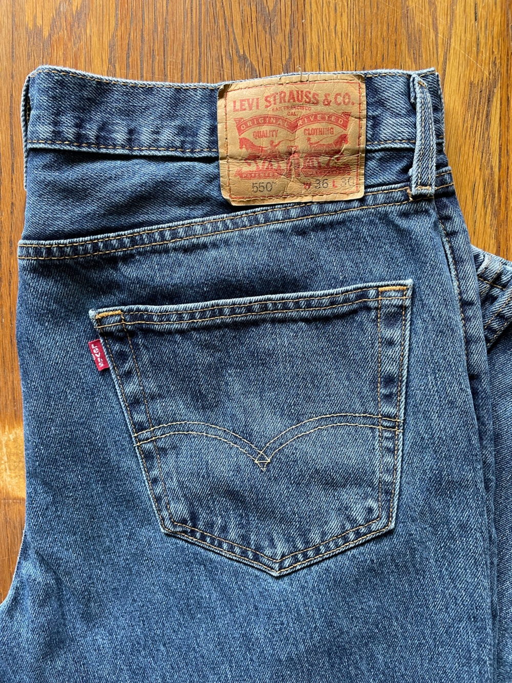 Levi’s 550 Men's Relaxed Fit Blue Denim Jeans Size 36